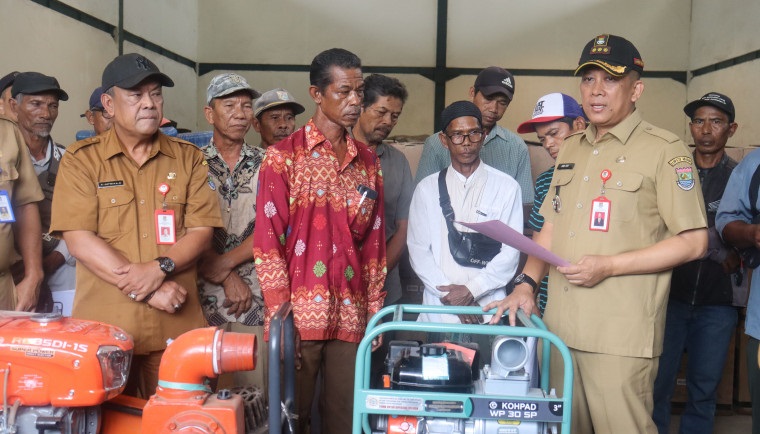 Kelompok Tani Tangerang Dapat Bantuan Mesin Pompa Air