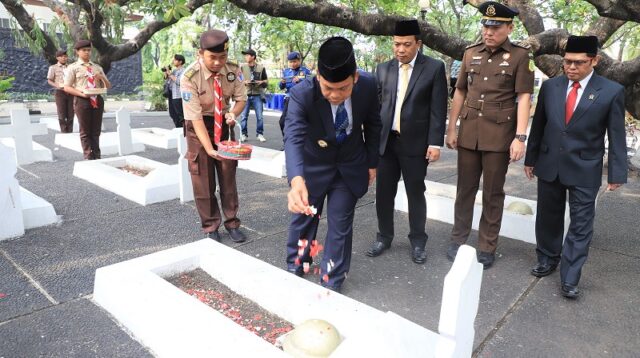 Pj Walikota Tangerang Ajak Warga Mengenang Jasa Pahlawan dengan Aksi Nyata