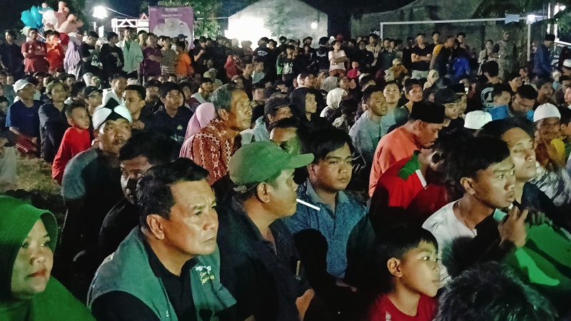 Maesyal Rasyid Nobar Timnas Bareng Warga Rajeg Asri