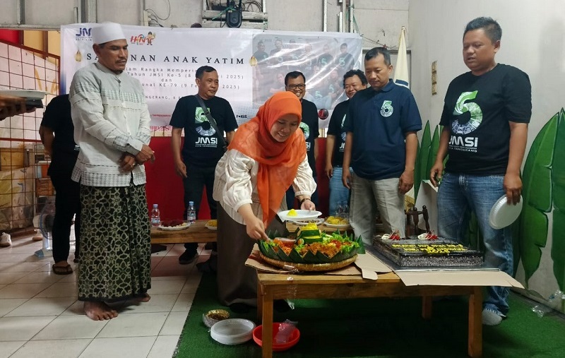 JMSI Kota Tangerang Santuni Anak Yatim di HUT ke-5 dan HPN ke-79