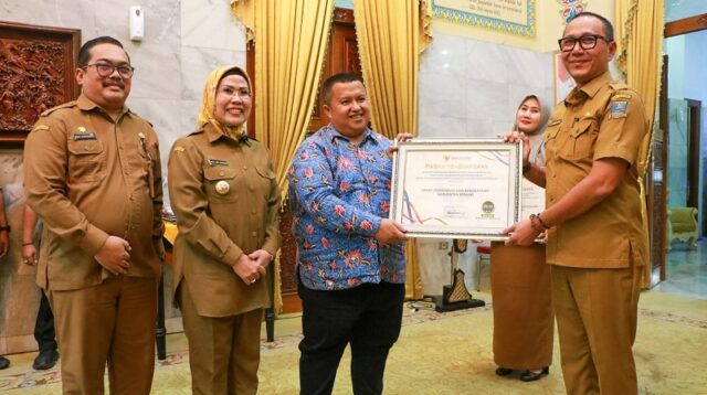 Kabupaten Serang Diganjar Penghargaan Pelayanan Publik dari Ombudsman Banten