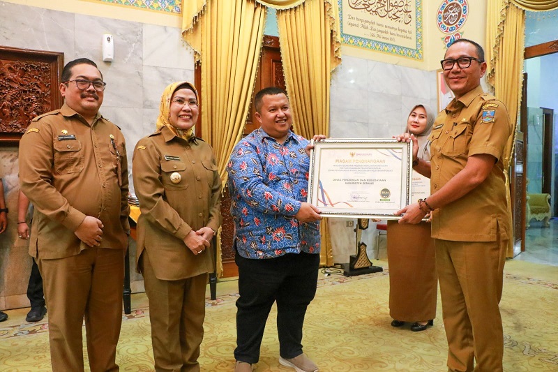 Kabupaten Serang Diganjar Penghargaan Pelayanan Publik dari Ombudsman Banten