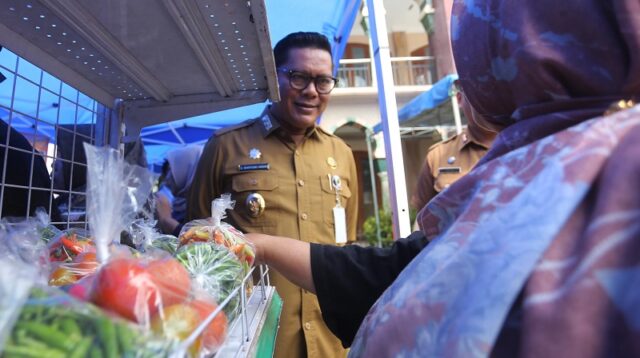 Program Gampang Sembako Spesial Ramadan Diserbu Warga