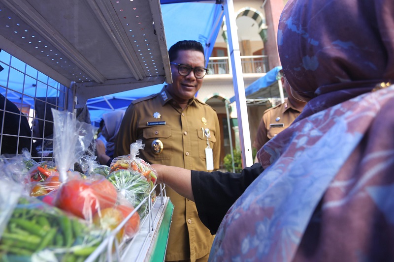 Program Gampang Sembako Spesial Ramadan Diserbu Warga