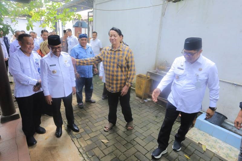 Perkuat Kebersamaan, Sachrudin-Maryono Silaturahmi ke Para Mantan Walikota