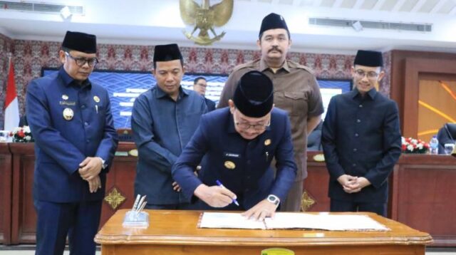 Pemkot Tangerang dan DPRD Sepakati Raperda Perubahan Pajak dan Retribusi