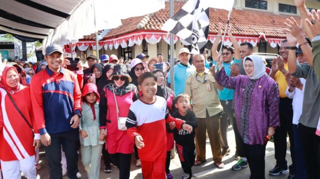 Wabup Tangerang Lepas Gerak Jalan Santai HUT Gunung Kaler