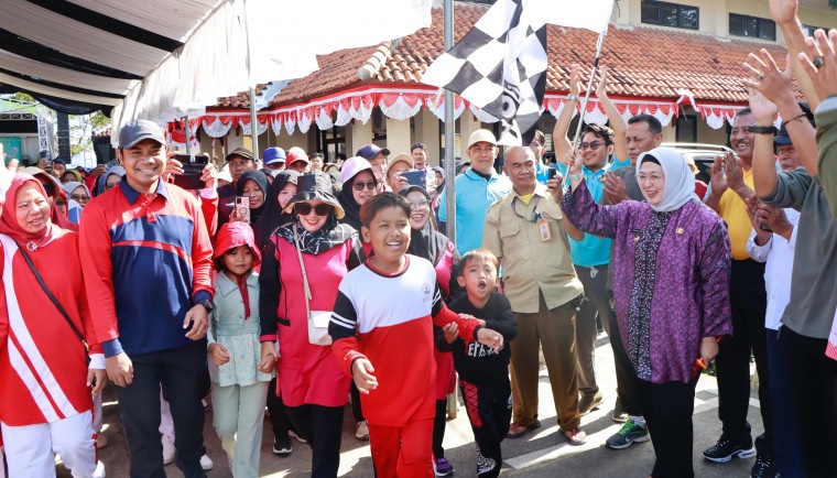 Wabup Tangerang Lepas Gerak Jalan Santai HUT Gunung Kaler