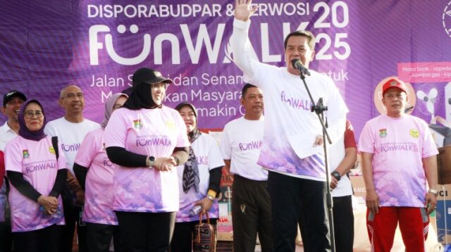 Bupati dan Wakil Bupati Tangerang Kompak Hadir di Jalan Sehat