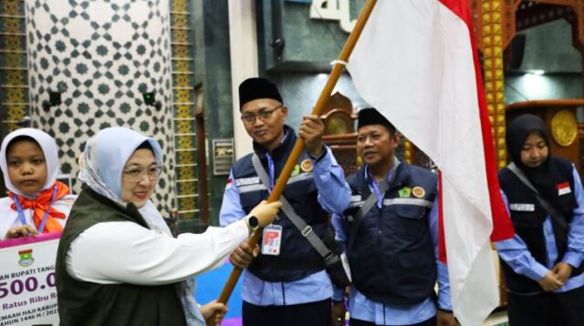 Wabup Intan Lepas 393 Calon Haji Kabupaten Tangerang