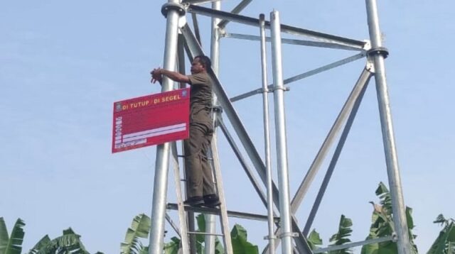 Satpol PP Tangerang Segel BTS Tak Izin di Buaran Indah