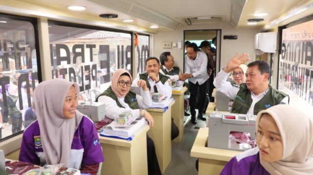 Pemkab Tangerang Hadirkan Mobil Pelatihan Kerja Keliling