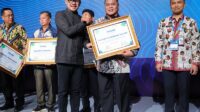 Walikota Tangsel Raih Penghargaan atas Komitmen di Sektor Air Minum