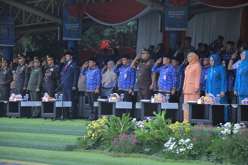 Pemkot Tangerang Bagikan Ribuan Bendera Merah Putih di Harlah Pancasila,