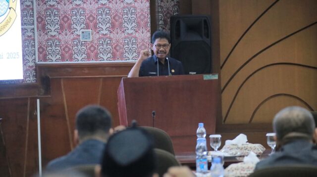 Walikota Tangerang Tanggapi Masukan Fraksi DPRD Terkait Dua Raperda