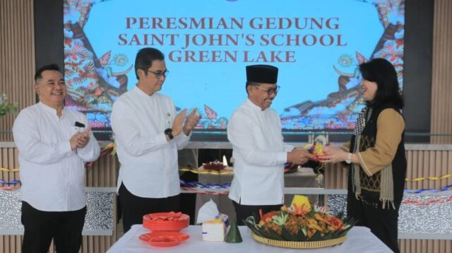 Walikota Resmikan Gedung Baru Saint John School