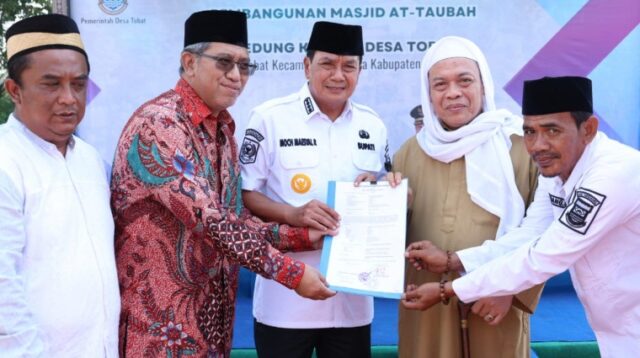Bupati Tangerang Letakkan Batu Pertama Masjid At-Taubah