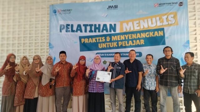 Ratusan Siswa MTsN 5 Ikuti Pelatihan Menulis dari JMSI Banten