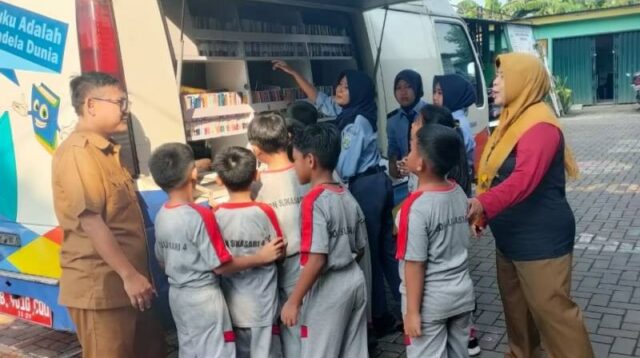 Perpustakaan Keliling Hadirkan Literasi ke SDN Sukasari 4