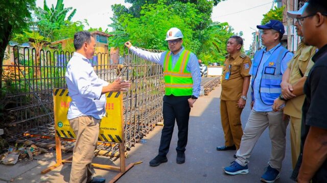 Tangsel Bangun Turap dan Bronjong di Kali Angke untuk Redam Banjir