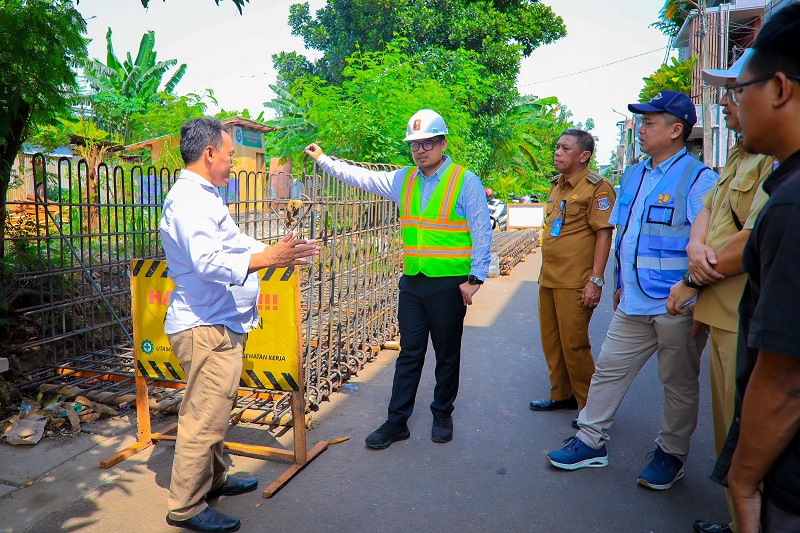 Tangsel Bangun Turap dan Bronjong di Kali Angke untuk Redam Banjir