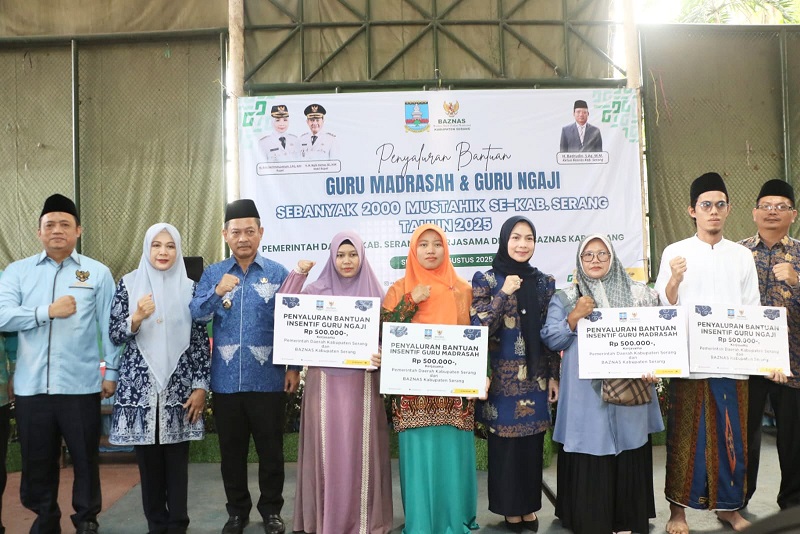Bupati Serang Salurkan Insentif untuk 2.000 Guru Ngaji dan Madrasah