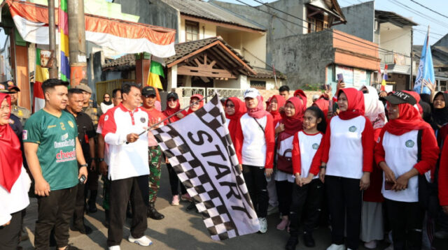 Bupati Tangerang Lepas Gerak Jalan dan Buka Bazar UMKM