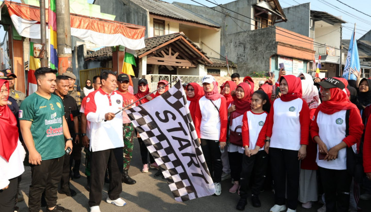 Bupati Tangerang Lepas Gerak Jalan dan Buka Bazar UMKM