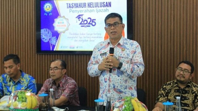 27 Petugas Kebersihan Kota Tangerang Raih Ijazah Sekolah Paket