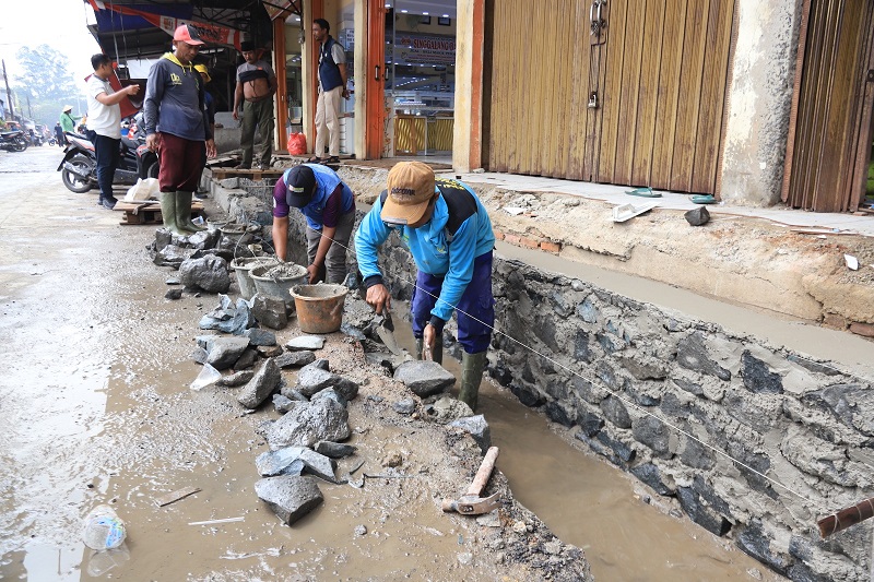 Pemkot Tangerang Targetkan Normalisasi Drainase Pasar Anyar Rampung