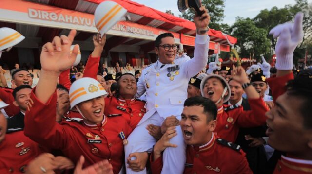 Penurunan Bendera, Maryono Ajak Pemuda Isi Kemerdekaan dengan Karya