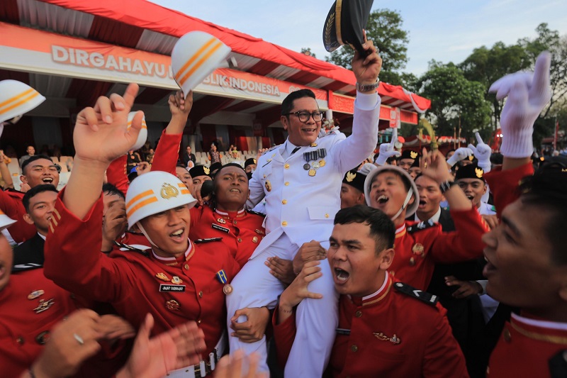 Penurunan Bendera, Maryono Ajak Pemuda Isi Kemerdekaan dengan Karya
