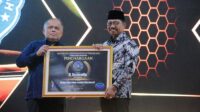 Walikota Sachrudin Diganjar Penghargaan Pendidikan dari UMT