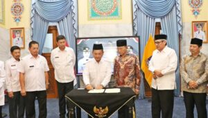 Pemkab Serang Teken MoU Pembangunan Masjid Terapung Banten