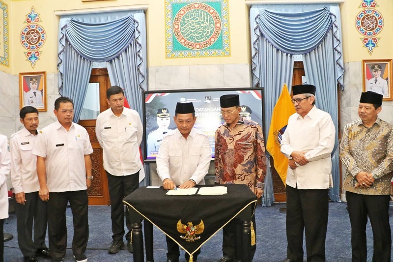 Pemkab Serang Teken MoU Pembangunan Masjid Terapung Banten