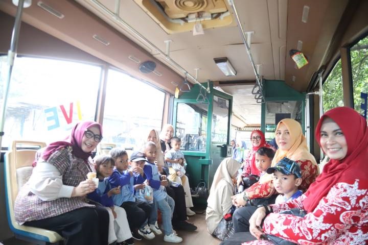 Tour Bus Jawara Kenalkan Ikon Kota Tangerang Sejak Dini