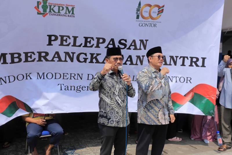 Walikota Tangerang Lepas 225 Santri Putri IKPM Gontor