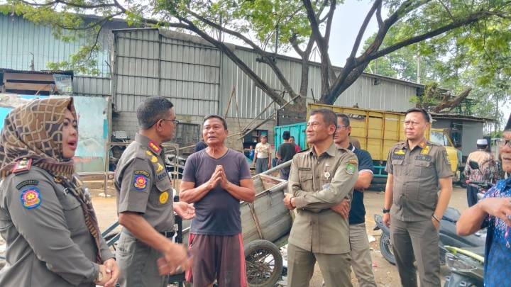 Satpol PP Kota Tangerang Imbau Pemilik Bangunan Liar di Benda Bongkar Mandiri
