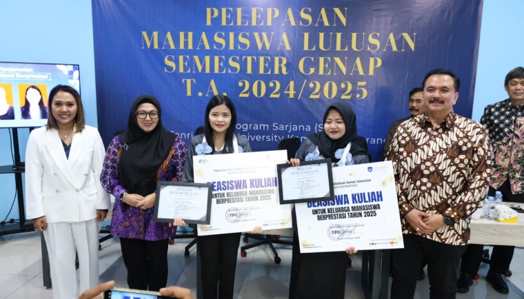 Wabup Intan Lepasan 44 Lulusan Perdana TAU Kampus Tangerang
