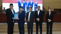 DPRD Tangsel Serahkan Raperda Fasilitasi Penyelenggaraan Pesantren ke Walikota