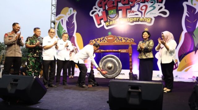 Bupati Tangerang Buka Pergelaran Seni dan UMKM