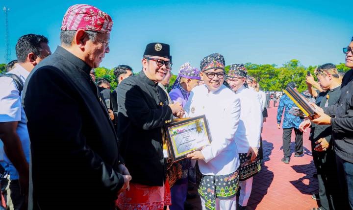 Pemkot Tangerabg Raih Enam Penghargaan di HUT Banten