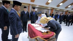 PELANTIKAN Sachrudin Lantik 112 Pejabat, Dorong Adaptasi Cepat dan Pelayanan Publik Maksimal