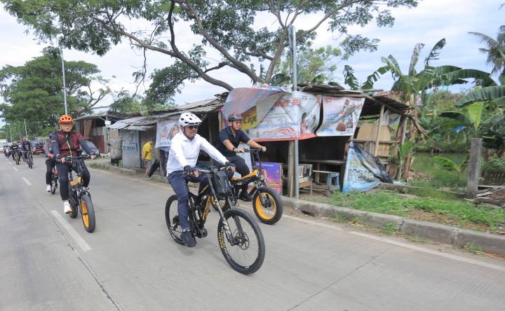 SACHRUDIN GOES Gowes Jumat Bebas Kendaraan, Walikota Sachrudin Ajak Warga Hidup Sehat