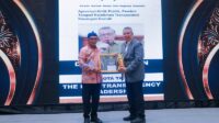 Walikota Tangsel Raih Penghargaan The Best Transparency Leadership
