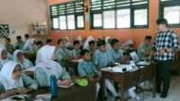 c6966b1f-7c68-436e-a231-3c30cebb38a5 JMSI Banten Latih 253 Siswa MTsN 5 Tangerang Menulis dan Pemanfaatan AI