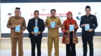 Bupati Tangerang Launching Buku “Catatan Pinggir Pesan untuk Ayah”