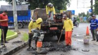 Musim Hujan, Pemkot Tangerang Tangani Jalan Rusak di Puluhan Titik