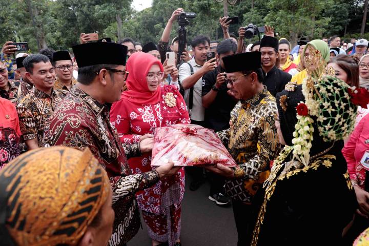Meriahkan HUT Ke-33, Pemkot Tangerang Hadirkan Ngebesan dan Tangerang Berselawat
