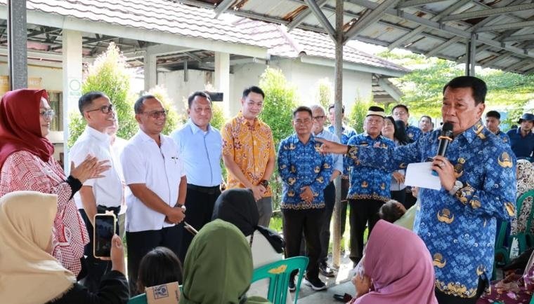 Bupati Tangerang Minta Perusahaan Bantu Perbaikan Jalan